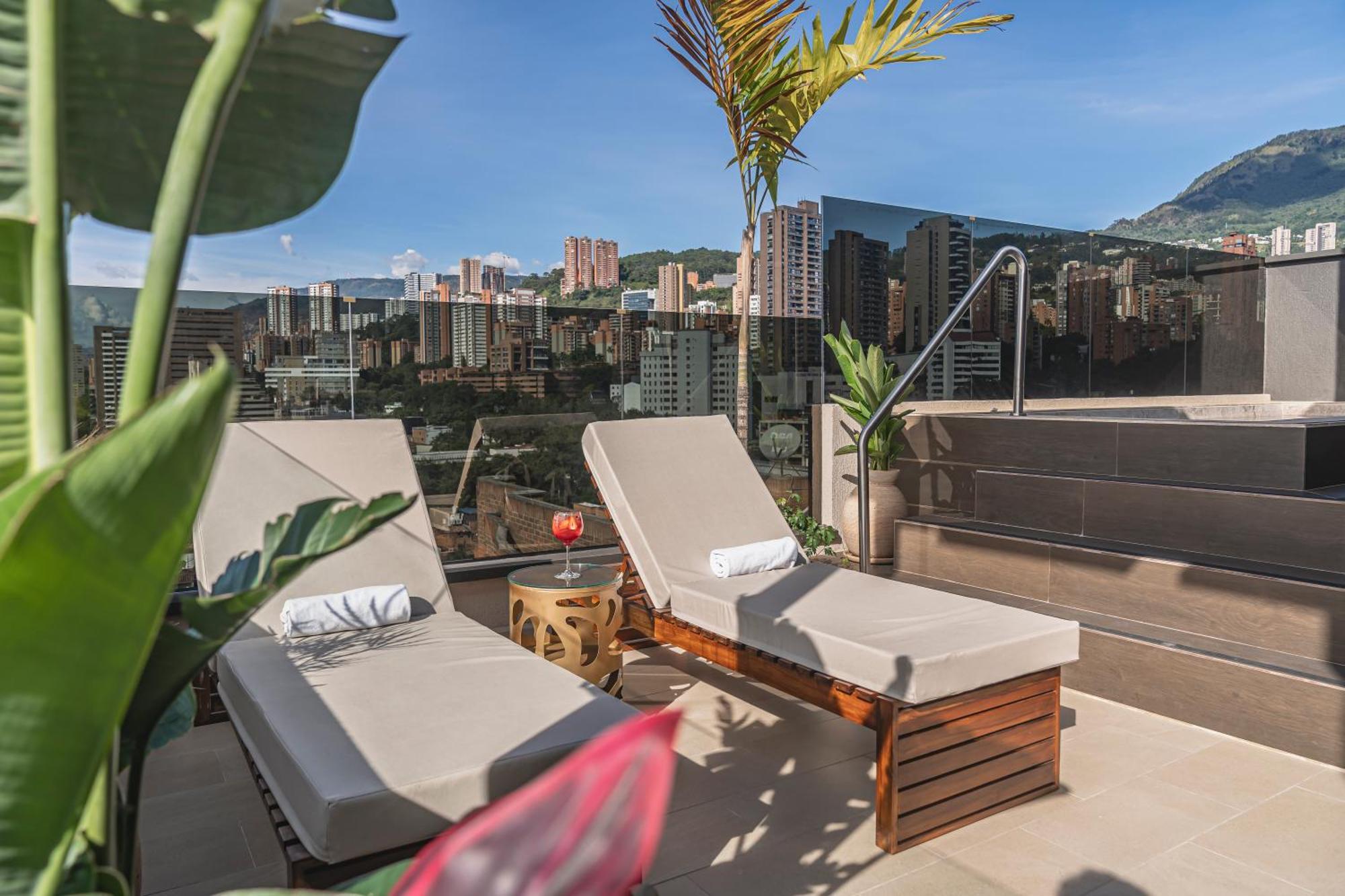 Golden Valley Hotel Medellín Zewnętrze zdjęcie