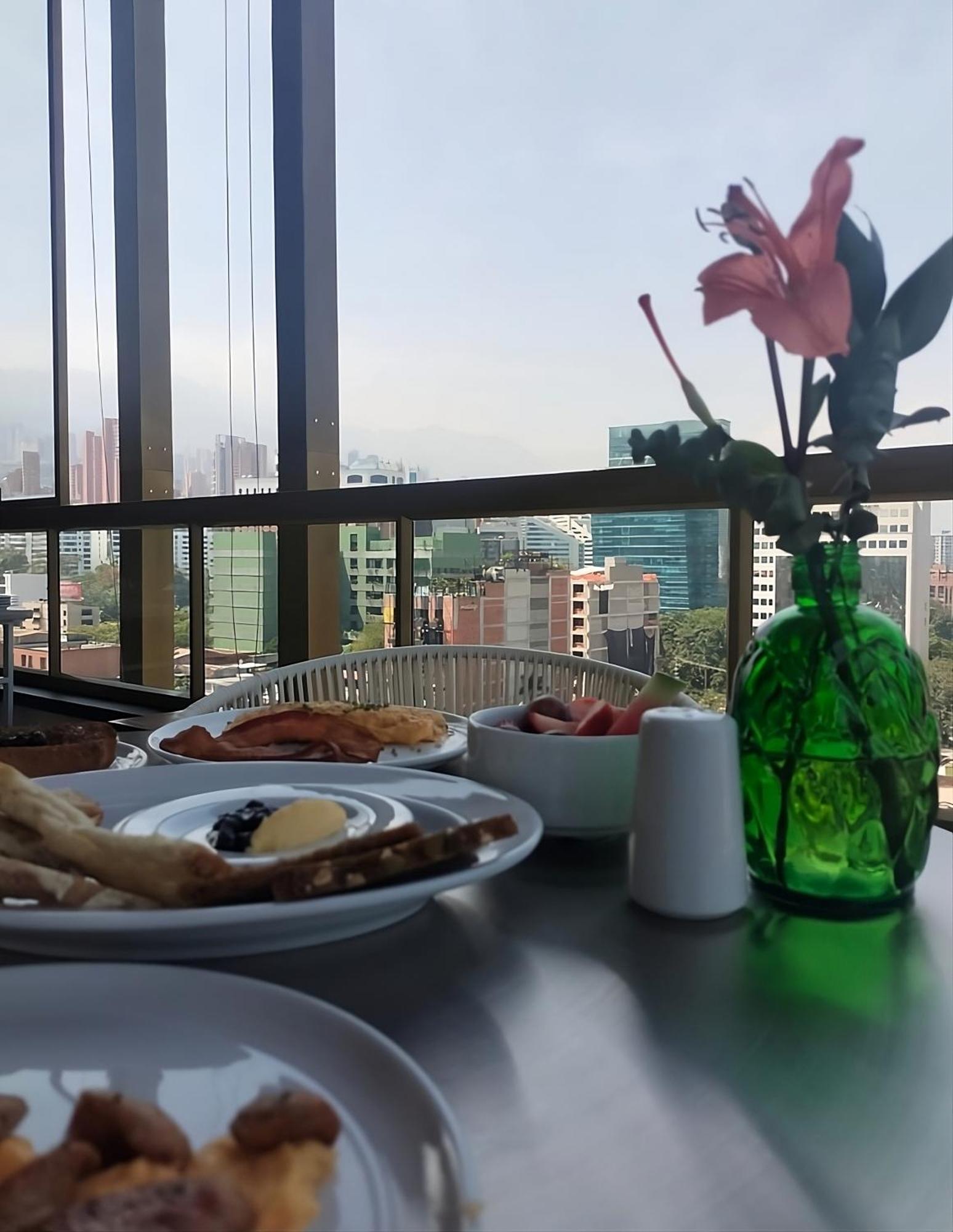 Golden Valley Hotel Medellín Zewnętrze zdjęcie